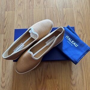 Italeau Handmade in Italy Women's Tan Slip-On Shoes